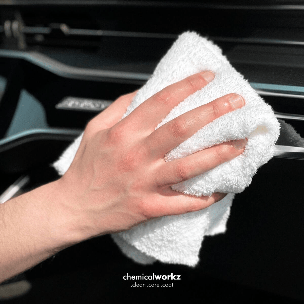 Chemicalworkz Edgeless Soft Touch Towel Bardhë - IČNERP