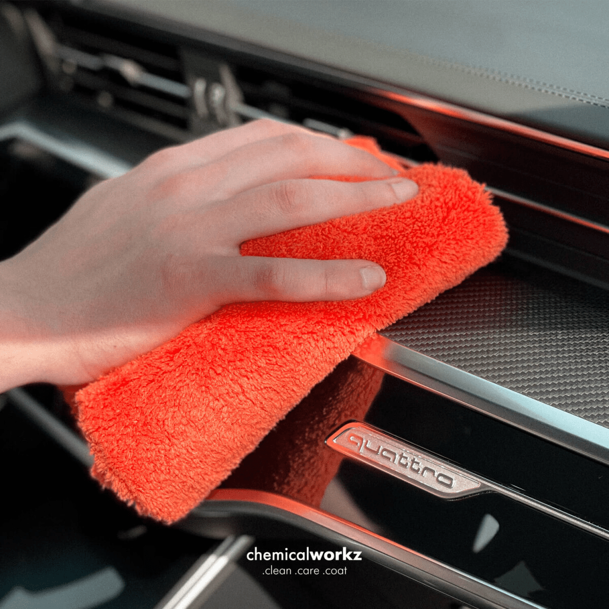 Chemicalworkz Edgeless Soft Touch Towel Portokalli - IČNERP
