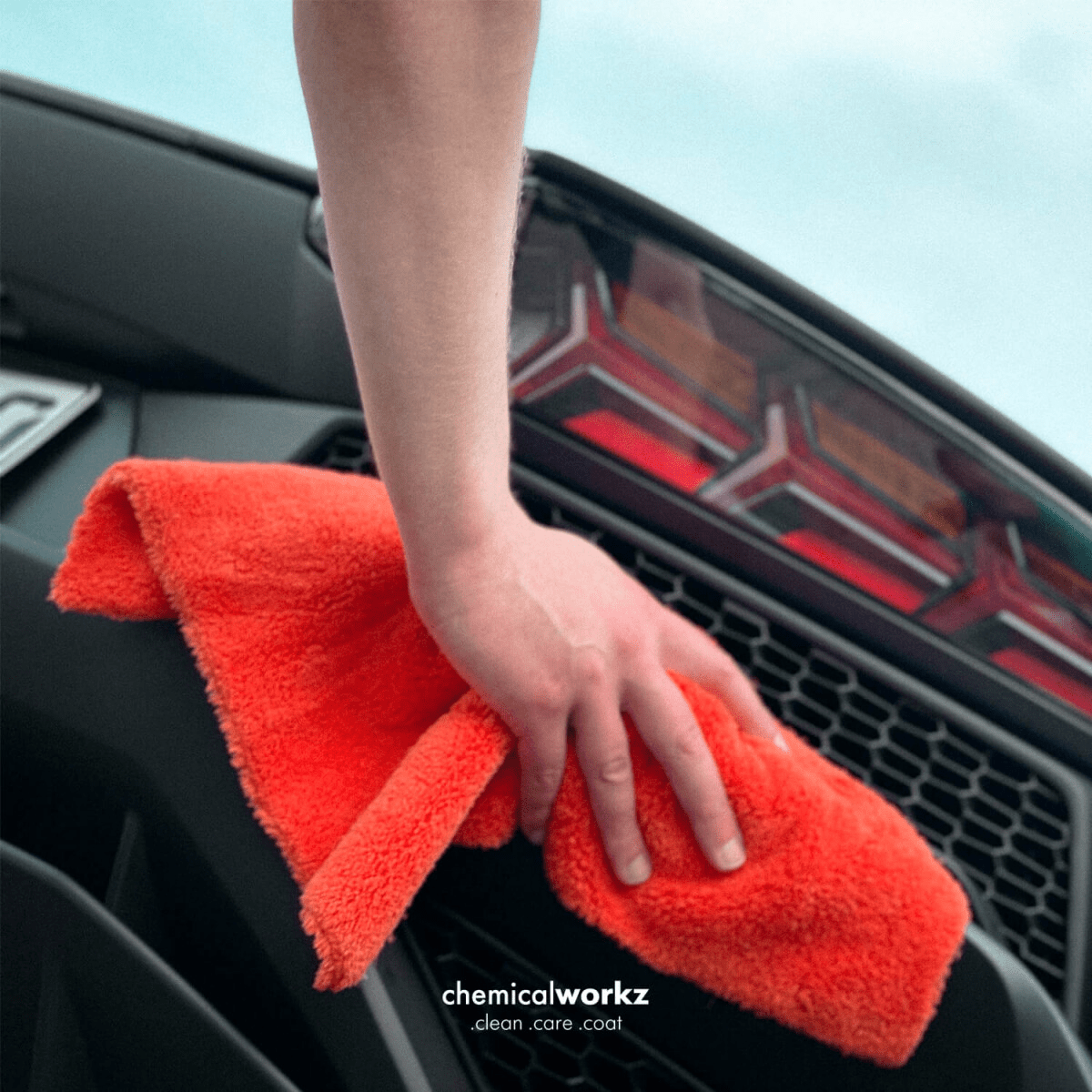 Chemicalworkz Edgeless Soft Touch Towel Portokalli - IČNERP